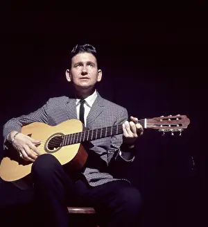 Roy Orbison Performs