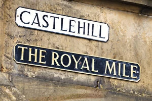 Images Dated 22nd March 2015: Royal Mile street sign, Edinburgh, Scotland