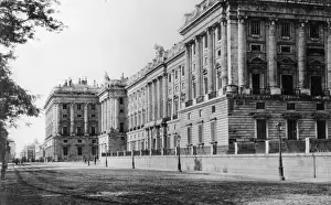 Royalty Black Prints: Royal Palace
