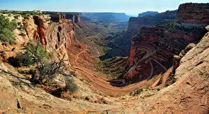 Images Dated 25th August 2012: Rugged canyons of Shafer Canyon and the Shafer Trail Road, Island in the Sky plateau
