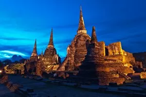 Images Dated 10th October 2010: The ruin pagoda in Ayutthaya ancient city