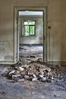 Images Dated 12th June 2011: Ruined house before demolition, Laupheim, Baden-Wuerttemberg, Germany, Europe
