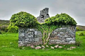 Images Dated 22nd April 2012: Ruined house at Doolin County Clare Ireland
