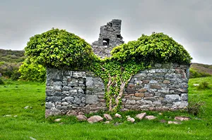 Images Dated 22nd April 2012: Ruined house at Doolin County Clare Ireland