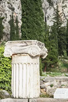 Delphi Prints: Ruins of a column and capitol