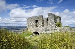 Images Dated 22nd April 2012: Ruins of Maegdeberg Castle above Muehlhausen-Ehingen in Hegau, Baden-Wuerttemberg, Germany, Europe