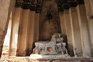Wat Chaiwattanaram Prints: Ruins of Wat Chaiwatthanaram