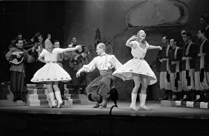 The Sta Prints: Russian Dance