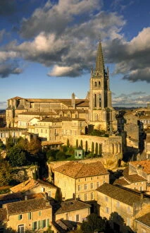 Images Dated 27th November 2010: Saint-Emilion Monolithic Church and old town