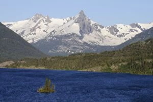 Montana Collection: Saint Marys Glacier Lake with Wild Goose Island, Fusillade Mountain, Glacier National Park