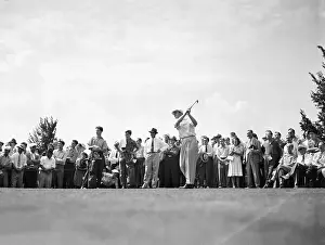 Hershey Prints: Sam Snead Watching Byron Nelson Tee Off