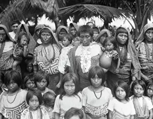Traditional Style Prints: San Blas Women and Children in Traditional Clothing