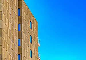 Images Dated 14th August 2019: Sand Colored Skyscraper