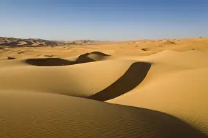 Sand Dunes Prints: Sand dunes in the Libyan Desert, Sahara, Libya, North Africa, Africa