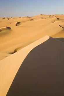 Sand Dunes Prints: Sand dunes in the Libyan Desert, Sahara, Libya, North Africa, Africa