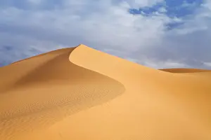 Sand Dunes Prints: Sand dunes in the Libyan Desert, Sahara, Libya, North Africa, Africa