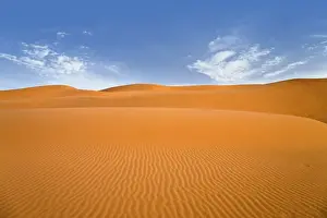 Sand Dunes Prints: Sand dunes in the Libyan desert, Sahara, Libya, North Africa, Africa
