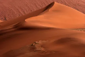 Images Dated 19th May 2007: Sand dunes, Namib Desert, Sossusvlei, Namibia