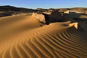 Images Dated 15th February 2014: Sand dunes and sandblasted rocks on Tadrart plateau, Tassili nAjjer National Park