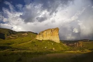 Images Dated 6th February 2007: Sandstone Cliffs in the Eastern Highlands of South Africa. Golden Gate National Park