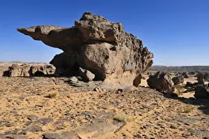 Strange Prints: Sandstone rock formation on Tasset Plateau