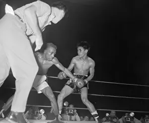 Sandy Saddler Boxing Against Gabriel Elorde