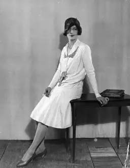 M Clo 1920 29 Dres 1927 Prints: Santa Stroud