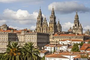 Images Dated 18th July 2007: Santiago de Compostela Cathedral and rooftops