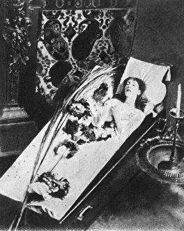 Sarah Bernhardt Sleeping In Coffin
