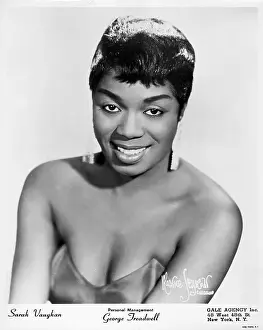 Prints of CHICAGO IL - CIRCA 1955: Sarah Vaughan poses for a portrait circa 1955 in Chicago, Illinois. (Photo by Maurice Seymour/Michael Ochs Archive/Getty Images) The Divine One: Sarah Vaughan