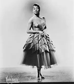 Prints of CHICAGO IL - CIRCA 1955: Sarah Vaughan poses for a portrait circa 1955 in Chicago, Illinois. (Photo by Maurice Seymour/Michael Ochs Archive/Getty Images) The Divine One: Sarah Vaughan Portrait Session