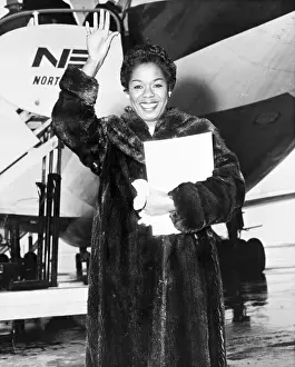 Sarah Vaughan Waving