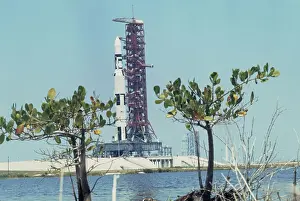 Huty29616 Prints: Saturn V rocket carrying America's first space station, Skylab
