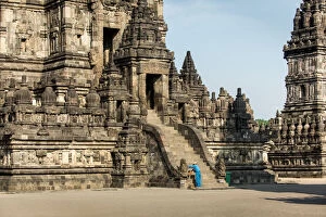 Images Dated 8th November 2016: Scale of Prambanan Temple