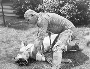 Scene from The Mummy's Ghost (1944)