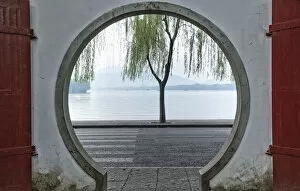 Images Dated 18th September 2015: Scene Of the West Lake Seen From Archway, Hangzhou