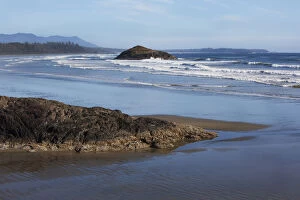 Images Dated 19th January 2012: Scenery And Waves At Long Beach In Pacific Rim National Park Near Tofino