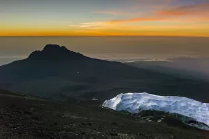 Images Dated 15th February 2016: Scenic sunrise view of glaciers at Uhuru Peak, Kibo, with Mawenzi in the background