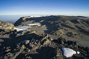 Images Dated 15th February 2016: Scenic view of glaciers and crater at Uhuru Peak, Kibo, Mount Kilimanjaro, Kilimanjaro Region