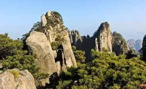 Images Dated 8th December 2012: Scenic view of Mount Huangshan (Yellow Mountain or Mt. Huangshan), Anhui Province, China