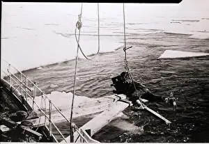 Expedition Prints: Scott Expedition/Cameraman Taking Pictur
