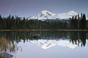 Images Dated 5th October 2013: Scott Lake with Three Sisters, Eugene, Oregon, United States