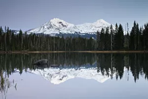 Images Dated 5th October 2013: Scott Lake with Three Sisters, Eugene, Oregon, United States