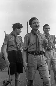 Movements And Associations Prints: Scouts Standing