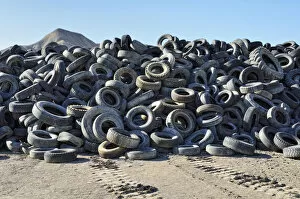Images Dated 30th October 2011: Scrap tyre dump at the Adobe Buttes landfill site, Delta, Colorado, USA