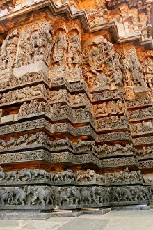 Images Dated 6th February 2015: Sculptures on the Plinth and Walls of Hoysaleswara