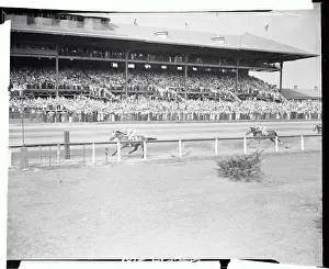 Jockey Prints: Seabiscuit Leading at the Yonkers Handicap