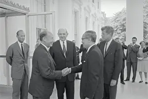 Burmese Prints: UN Secretary General Arriving at the White House