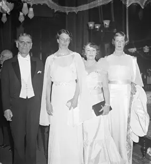 Unemployment Prints: Secretary of War Dern, Eleanor Roosevelt, Millicent Hearst and Helen Huntington Astor