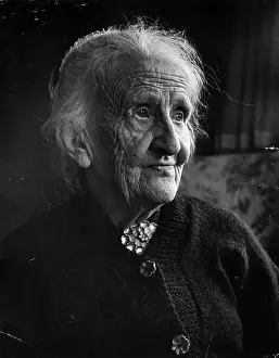 M Old Type Women Prints: Senior Citizen